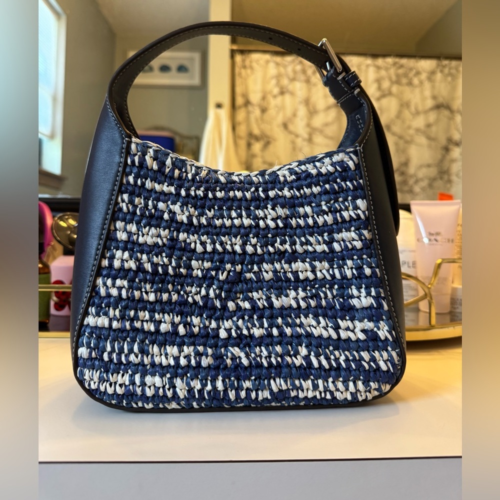 Tory Burch Thea Straw Small Bucket Bag in Blue Melange - Picture 2 of 9